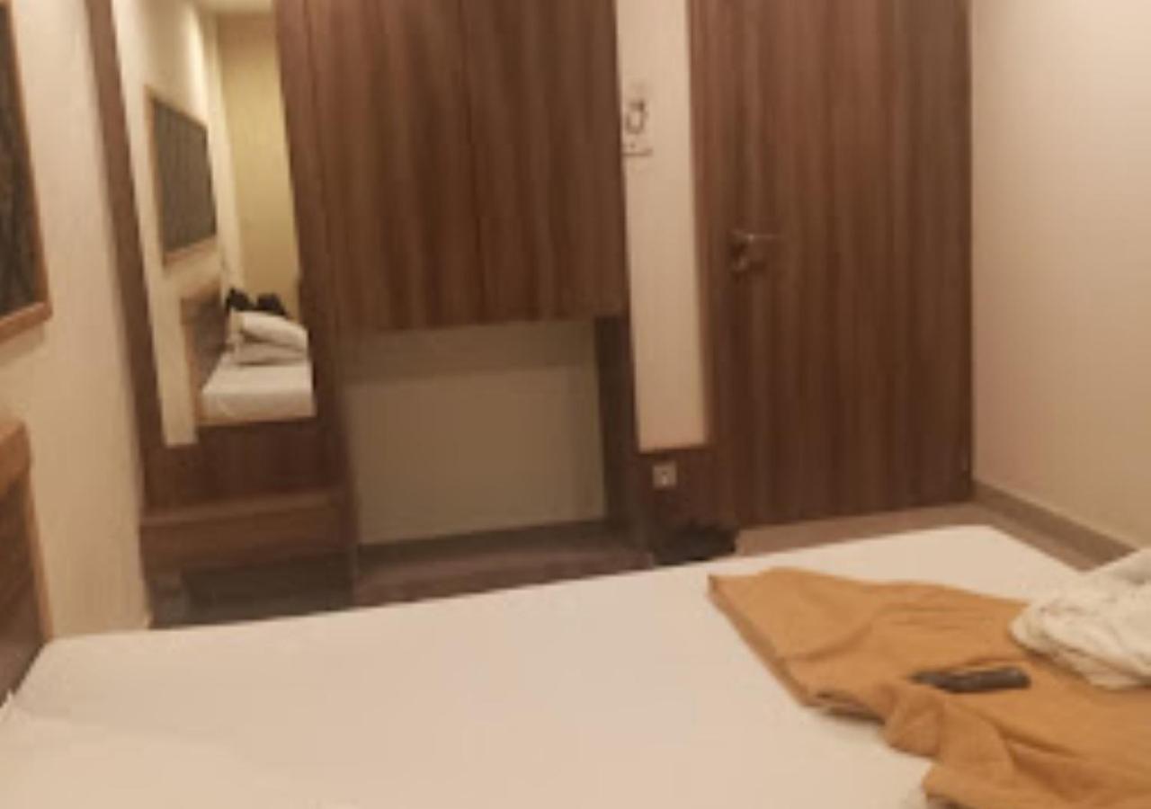 Hotel Jaltarang Kalmath Kankavali Extérieur photo