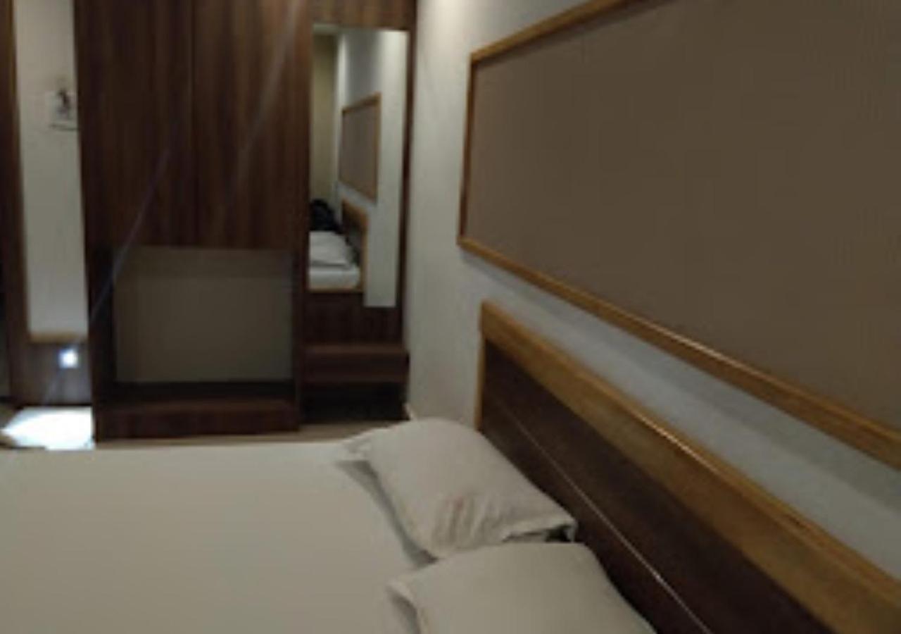 Hotel Jaltarang Kalmath Kankavali Extérieur photo