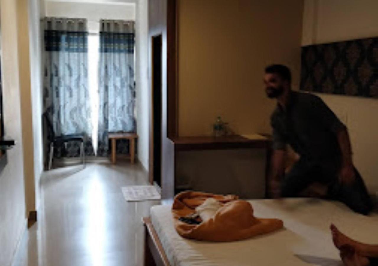 Hotel Jaltarang Kalmath Kankavali Extérieur photo